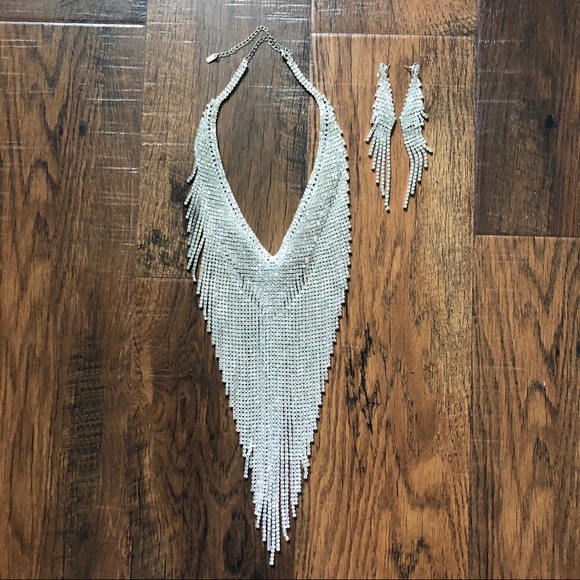 Rhinestone bib necklace & earrings set - Picture 5 of 16